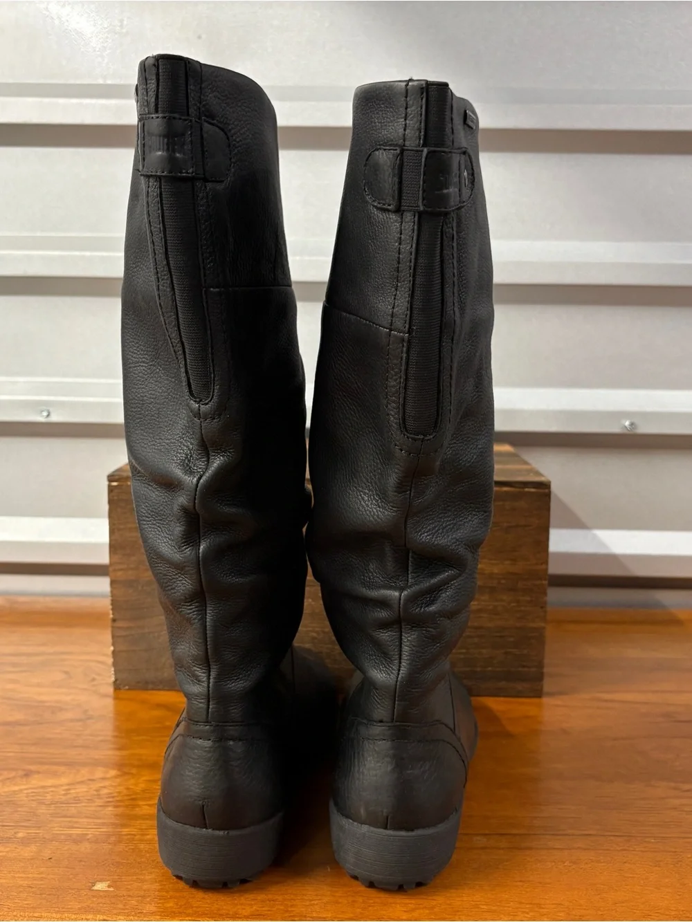 Cougar Women Venus Black Lined Waterproof Boots Size 9